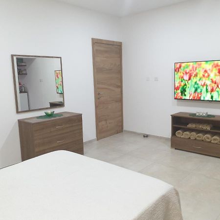 Modern Apartment In Central Bugibba San Pawl il-Baħar Eksteriør bilde