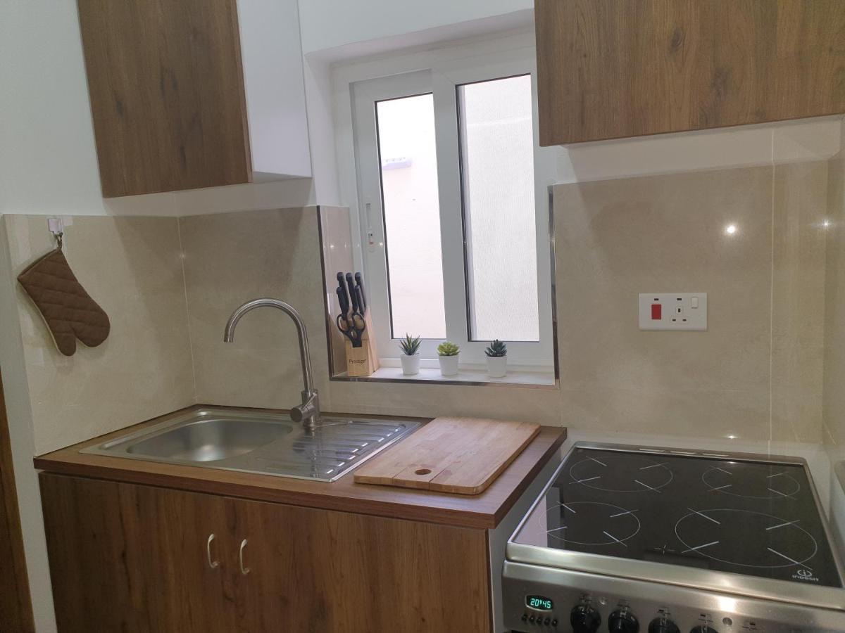Modern Apartment In Central Bugibba San Pawl il-Baħar Eksteriør bilde